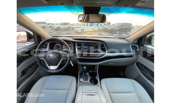 Buy Import Toyota Highlander White Car in Import - Dubai in Ali Sabieh Region Buy Import Toyota Highlander White Car in Import - Dubai in Ali Sabieh Region