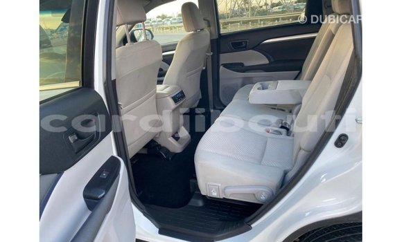 Buy Import Toyota Highlander White Car in Import - Dubai in Ali Sabieh Region Buy Import Toyota Highlander White Car in Import - Dubai in Ali Sabieh Region