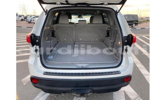 Buy Import Toyota Highlander White Car in Import - Dubai in Ali Sabieh Region Buy Import Toyota Highlander White Car in Import - Dubai in Ali Sabieh Region