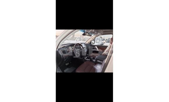 Buy Import Toyota Land Cruiser White Car in Import - Dubai in Ali Sabieh Region Buy Import Toyota Land Cruiser White Car in Import - Dubai in Ali Sabieh Region