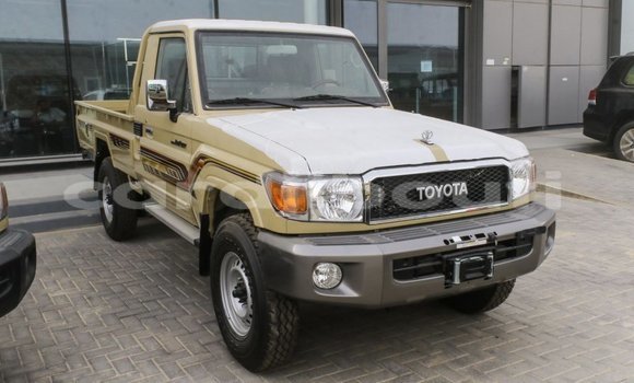 Acheter Import Voiture Toyota Land Cruiser Beige à Import - Dubai, Ali Sabieh Region Acheter Import Voiture Toyota Land Cruiser Beige à Import - Dubai, Ali Sabieh Region