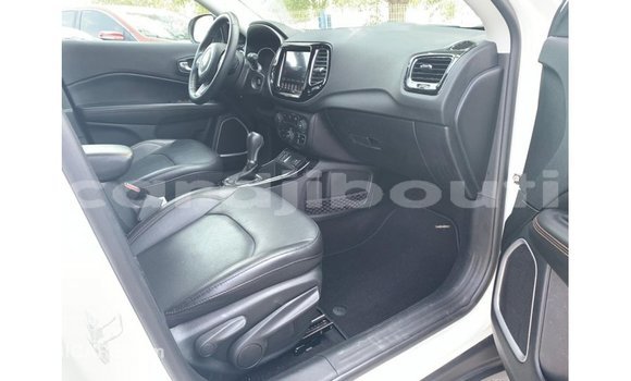 Acheter Import Voiture Jeep Compass Blanc à Import - Dubai, Ali Sabieh Region Acheter Import Voiture Jeep Compass Blanc à Import - Dubai, Ali Sabieh Region