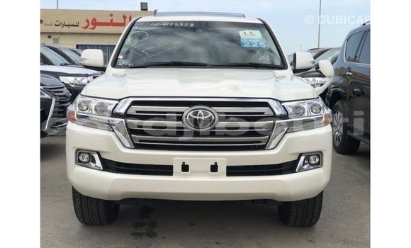 Acheter Import Voiture Toyota Land Cruiser Blanc à Import - Dubai, Ali Sabieh Region Acheter Import Voiture Toyota Land Cruiser Blanc à Import - Dubai, Ali Sabieh Region