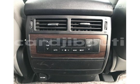 Acheter Import Voiture Toyota Land Cruiser Blanc à Import - Dubai, Ali Sabieh Region Acheter Import Voiture Toyota Land Cruiser Blanc à Import - Dubai, Ali Sabieh Region