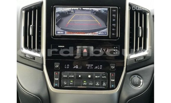 Acheter Import Voiture Toyota Land Cruiser Blanc à Import - Dubai, Ali Sabieh Region Acheter Import Voiture Toyota Land Cruiser Blanc à Import - Dubai, Ali Sabieh Region