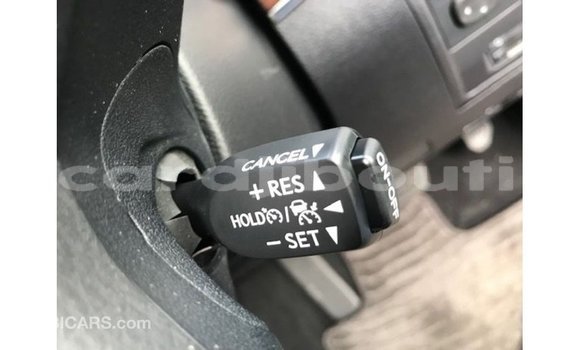 Acheter Import Voiture Toyota Land Cruiser Blanc à Import - Dubai, Ali Sabieh Region Acheter Import Voiture Toyota Land Cruiser Blanc à Import - Dubai, Ali Sabieh Region