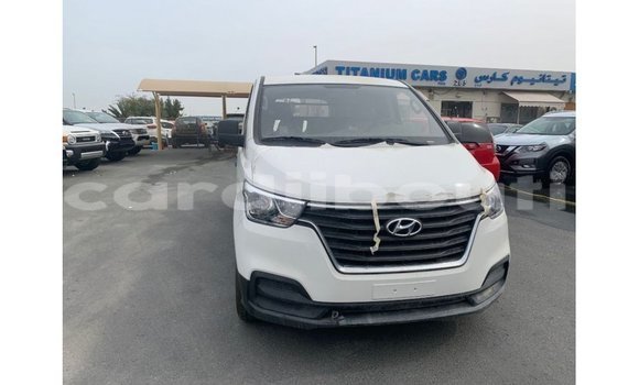 Medium with watermark hyundai cargo ali sabieh region import dubai 3043