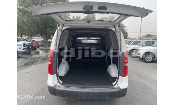 Acheter Import Voiture Hyundai Cargo Blanc à Import - Dubai, Ali Sabieh Region Acheter Import Voiture Hyundai Cargo Blanc à Import - Dubai, Ali Sabieh Region