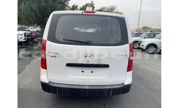 Acheter Import Voiture Hyundai Cargo Blanc à Import - Dubai, Ali Sabieh Region Acheter Import Voiture Hyundai Cargo Blanc à Import - Dubai, Ali Sabieh Region