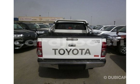Acheter Import Voiture Toyota Hilux Blanc à Import - Dubai, Ali Sabieh Region Acheter Import Voiture Toyota Hilux Blanc à Import - Dubai, Ali Sabieh Region
