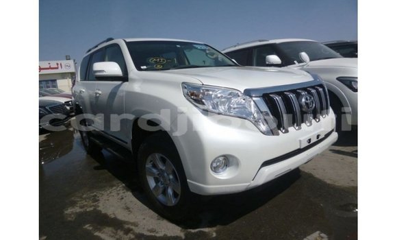 Acheter Import Voiture Toyota Prado Blanc à Import - Dubai, Ali Sabieh Region Acheter Import Voiture Toyota Prado Blanc à Import - Dubai, Ali Sabieh Region