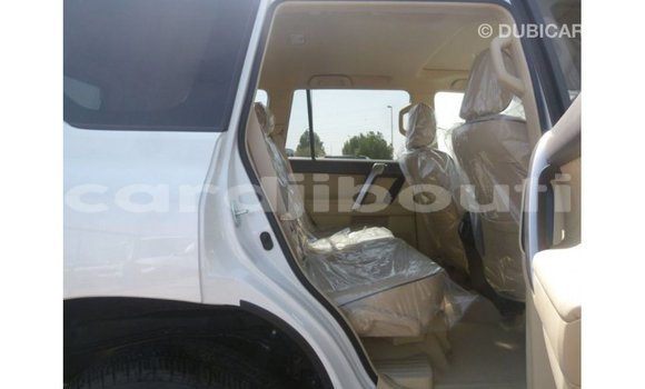 Acheter Import Voiture Toyota Prado Blanc à Import - Dubai, Ali Sabieh Region Acheter Import Voiture Toyota Prado Blanc à Import - Dubai, Ali Sabieh Region
