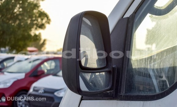 Buy Import Kia Carens White Car in Import - Dubai in Ali Sabieh Region Buy Import Kia Carens White Car in Import - Dubai in Ali Sabieh Region