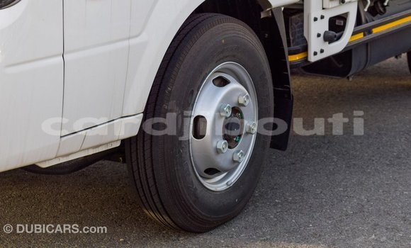 Buy Import Kia Carens White Car in Import - Dubai in Ali Sabieh Region Buy Import Kia Carens White Car in Import - Dubai in Ali Sabieh Region