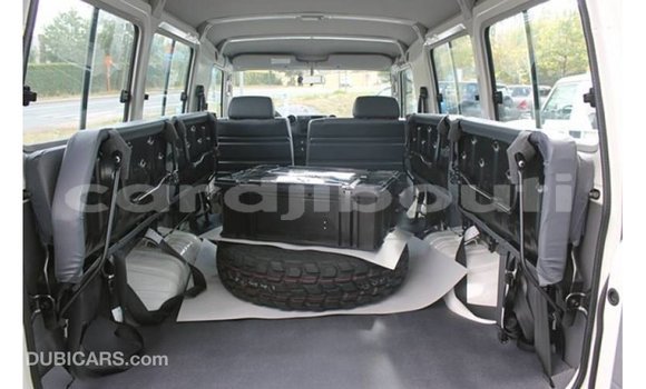 Buy Import Toyota Land Cruiser White Car in Import - Dubai in Ali Sabieh Region Buy Import Toyota Land Cruiser White Car in Import - Dubai in Ali Sabieh Region