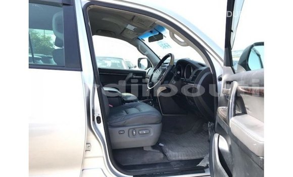 Acheter Import Voiture Toyota Land Cruiser Autre à Import - Dubai, Ali Sabieh Region Acheter Import Voiture Toyota Land Cruiser Autre à Import - Dubai, Ali Sabieh Region
