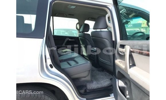 Acheter Import Voiture Toyota Land Cruiser Autre à Import - Dubai, Ali Sabieh Region Acheter Import Voiture Toyota Land Cruiser Autre à Import - Dubai, Ali Sabieh Region