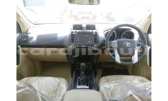 Acheter Import Voiture Toyota Prado Blanc à Import - Dubai, Ali Sabieh Region Acheter Import Voiture Toyota Prado Blanc à Import - Dubai, Ali Sabieh Region
