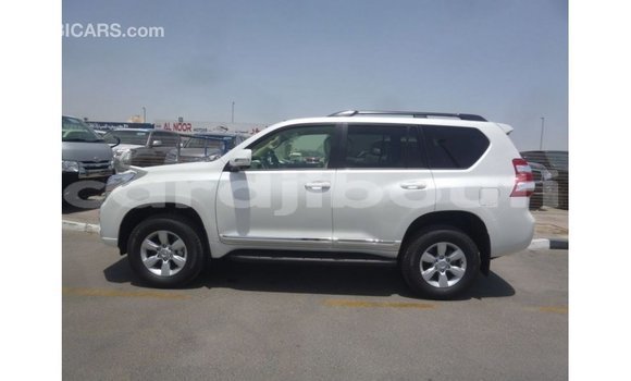 Acheter Import Voiture Toyota Prado Blanc à Import - Dubai, Ali Sabieh Region Acheter Import Voiture Toyota Prado Blanc à Import - Dubai, Ali Sabieh Region