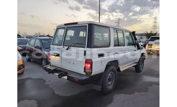 Buy Import Toyota Land Cruiser White Car in Import - Dubai in Ali Sabieh Region Buy Import Toyota Land Cruiser White Car in Import - Dubai in Ali Sabieh Region