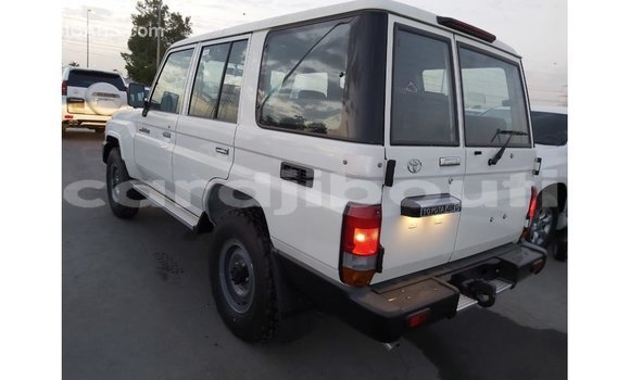 Buy Import Toyota Land Cruiser White Car in Import - Dubai in Ali Sabieh Region Buy Import Toyota Land Cruiser White Car in Import - Dubai in Ali Sabieh Region