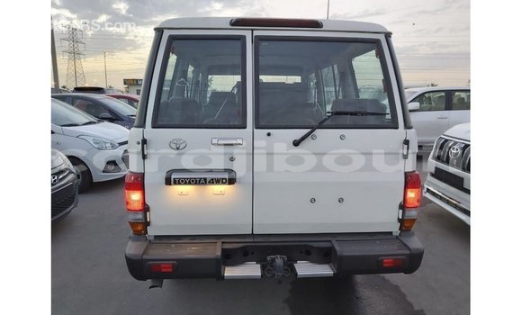 Buy Import Toyota Land Cruiser White Car in Import - Dubai in Ali Sabieh Region Buy Import Toyota Land Cruiser White Car in Import - Dubai in Ali Sabieh Region
