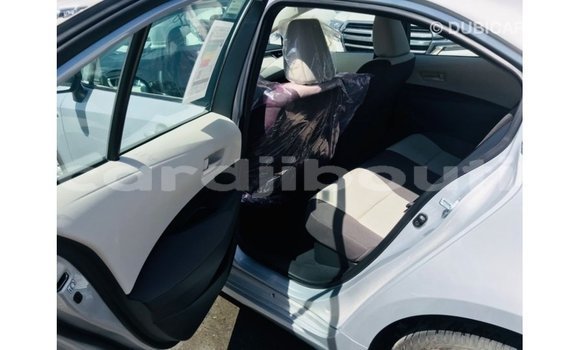 Buy Import Toyota Corolla White Car in Import - Dubai in Ali Sabieh Region Buy Import Toyota Corolla White Car in Import - Dubai in Ali Sabieh Region