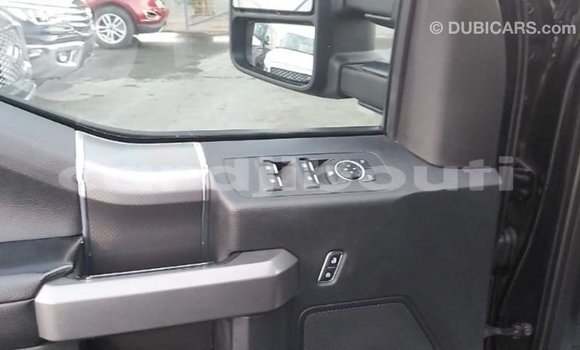 Acheter Import Voiture Ford V8 Noir à Import - Dubai, Ali Sabieh Region Acheter Import Voiture Ford V8 Noir à Import - Dubai, Ali Sabieh Region