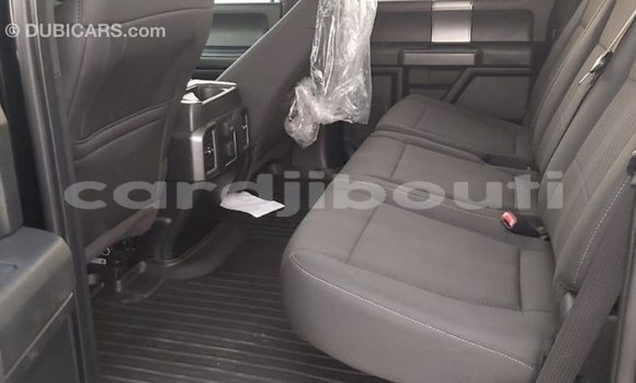 Acheter Import Voiture Ford V8 Noir à Import - Dubai, Ali Sabieh Region Acheter Import Voiture Ford V8 Noir à Import - Dubai, Ali Sabieh Region