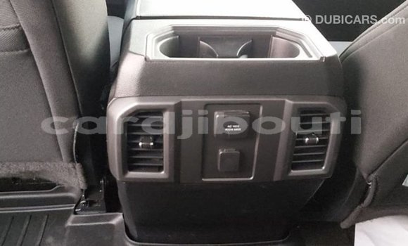 Acheter Import Voiture Ford V8 Noir à Import - Dubai, Ali Sabieh Region Acheter Import Voiture Ford V8 Noir à Import - Dubai, Ali Sabieh Region