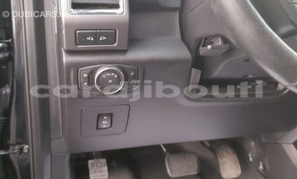 Acheter Import Voiture Ford V8 Noir à Import - Dubai, Ali Sabieh Region Acheter Import Voiture Ford V8 Noir à Import - Dubai, Ali Sabieh Region