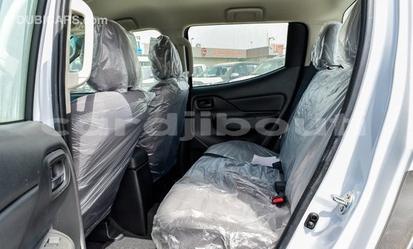 Acheter Import Voiture Mitsubishi L200 Blanc à Import - Dubai, Ali Sabieh Region Acheter Import Voiture Mitsubishi L200 Blanc à Import - Dubai, Ali Sabieh Region