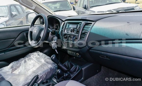 Acheter Import Voiture Mitsubishi L200 Blanc à Import - Dubai, Ali Sabieh Region Acheter Import Voiture Mitsubishi L200 Blanc à Import - Dubai, Ali Sabieh Region