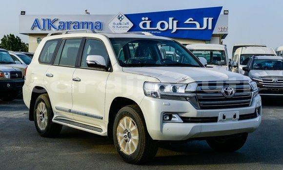 Acheter Import Voiture Toyota Land Cruiser Blanc à Import - Dubai, Ali Sabieh Region Acheter Import Voiture Toyota Land Cruiser Blanc à Import - Dubai, Ali Sabieh Region