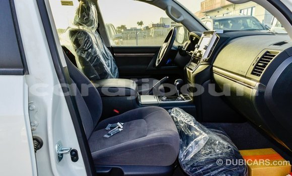 Acheter Import Voiture Toyota Land Cruiser Blanc à Import - Dubai, Ali Sabieh Region Acheter Import Voiture Toyota Land Cruiser Blanc à Import - Dubai, Ali Sabieh Region