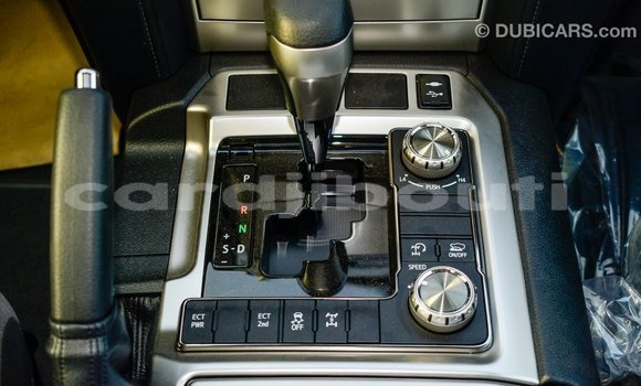 Acheter Import Voiture Toyota Land Cruiser Blanc à Import - Dubai, Ali Sabieh Region Acheter Import Voiture Toyota Land Cruiser Blanc à Import - Dubai, Ali Sabieh Region