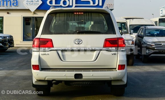 Acheter Import Voiture Toyota Land Cruiser Blanc à Import - Dubai, Ali Sabieh Region Acheter Import Voiture Toyota Land Cruiser Blanc à Import - Dubai, Ali Sabieh Region