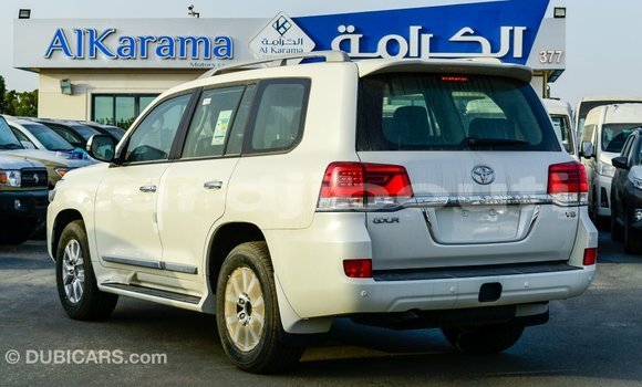 Acheter Import Voiture Toyota Land Cruiser Blanc à Import - Dubai, Ali Sabieh Region Acheter Import Voiture Toyota Land Cruiser Blanc à Import - Dubai, Ali Sabieh Region