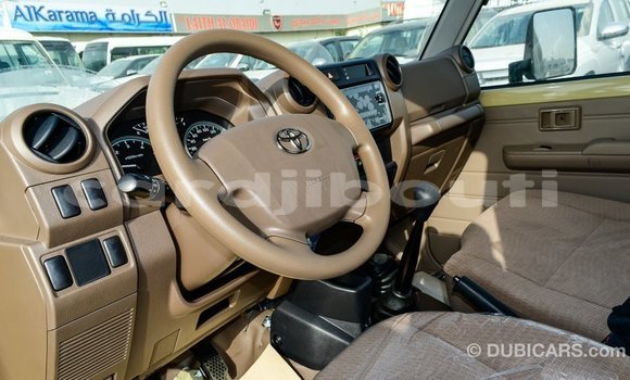 Acheter Import Voiture Toyota Land Cruiser Beige à Import - Dubai, Ali Sabieh Region Acheter Import Voiture Toyota Land Cruiser Beige à Import - Dubai, Ali Sabieh Region