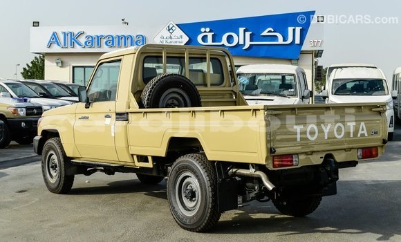Acheter Import Voiture Toyota Land Cruiser Beige à Import - Dubai, Ali Sabieh Region Acheter Import Voiture Toyota Land Cruiser Beige à Import - Dubai, Ali Sabieh Region