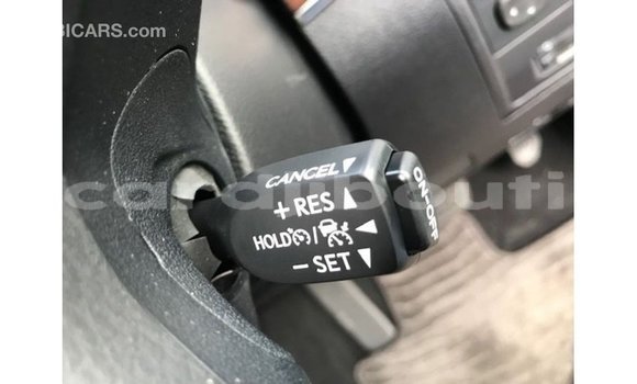 Acheter Import Voiture Toyota Land Cruiser Blanc à Import - Dubai, Ali Sabieh Region Acheter Import Voiture Toyota Land Cruiser Blanc à Import - Dubai, Ali Sabieh Region