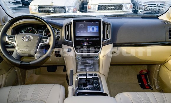 Acheter Import Voiture Toyota Land Cruiser Noir à Import - Dubai, Ali Sabieh Region Acheter Import Voiture Toyota Land Cruiser Noir à Import - Dubai, Ali Sabieh Region