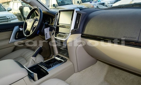 Acheter Import Voiture Toyota Land Cruiser Noir à Import - Dubai, Ali Sabieh Region Acheter Import Voiture Toyota Land Cruiser Noir à Import - Dubai, Ali Sabieh Region