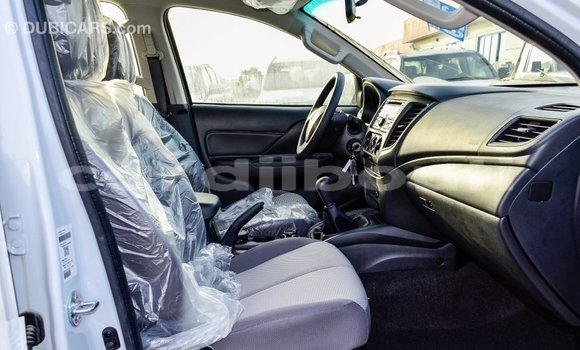 Acheter Import Voiture Mitsubishi L200 Blanc à Import - Dubai, Ali Sabieh Region Acheter Import Voiture Mitsubishi L200 Blanc à Import - Dubai, Ali Sabieh Region