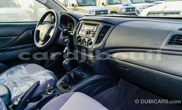 Acheter Import Voiture Mitsubishi L200 Blanc à Import - Dubai, Ali Sabieh Region Acheter Import Voiture Mitsubishi L200 Blanc à Import - Dubai, Ali Sabieh Region