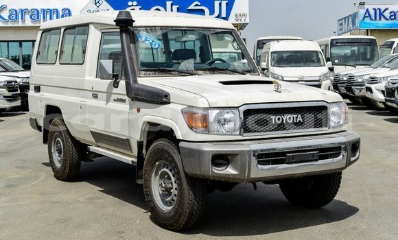 Acheter Import Voiture Toyota Land Cruiser Blanc à Import - Dubai, Ali Sabieh Region Acheter Import Voiture Toyota Land Cruiser Blanc à Import - Dubai, Ali Sabieh Region
