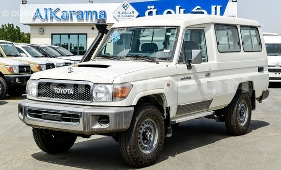 Acheter Import Voiture Toyota Land Cruiser Blanc à Import - Dubai, Ali Sabieh Region Acheter Import Voiture Toyota Land Cruiser Blanc à Import - Dubai, Ali Sabieh Region