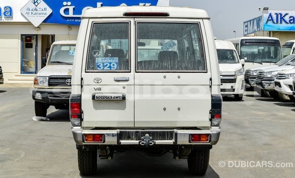 Acheter Import Voiture Toyota Land Cruiser Blanc à Import - Dubai, Ali Sabieh Region Acheter Import Voiture Toyota Land Cruiser Blanc à Import - Dubai, Ali Sabieh Region