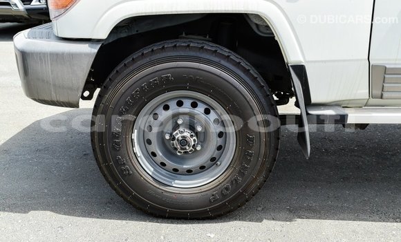 Acheter Import Voiture Toyota Land Cruiser Blanc à Import - Dubai, Ali Sabieh Region Acheter Import Voiture Toyota Land Cruiser Blanc à Import - Dubai, Ali Sabieh Region