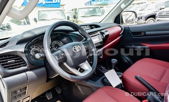 Acheter Import Voiture Toyota Hilux Blanc à Import - Dubai, Ali Sabieh Region Acheter Import Voiture Toyota Hilux Blanc à Import - Dubai, Ali Sabieh Region